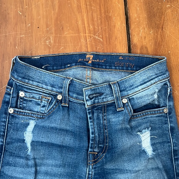 Blue skinny jeans, super comfortable and stylish - Picture 2 of 3